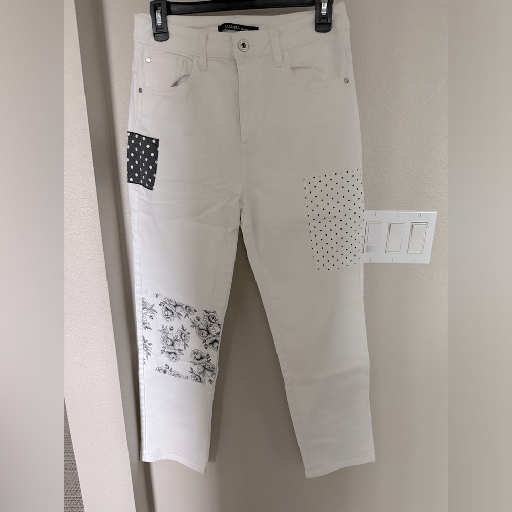 Mamba jeans, LIKE NEW!!!same or next day shipping from a smoke & pet free 🏠